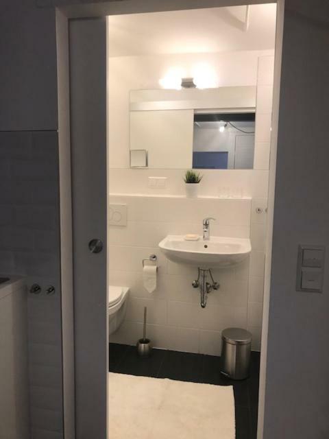 Buedinger Hof Apartment Weinheim Bagian luar foto