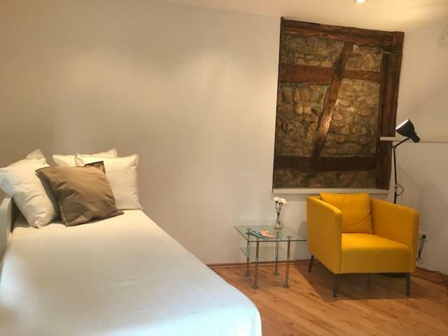 Buedinger Hof Apartment Weinheim Bagian luar foto