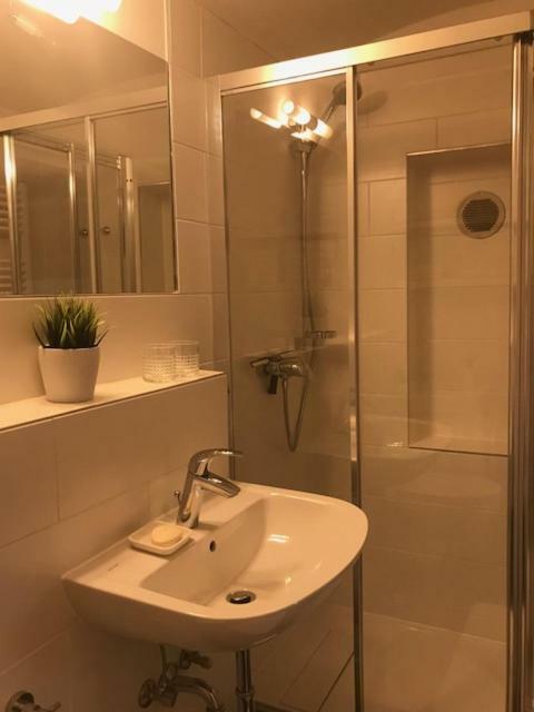 Buedinger Hof Apartment Weinheim Bagian luar foto